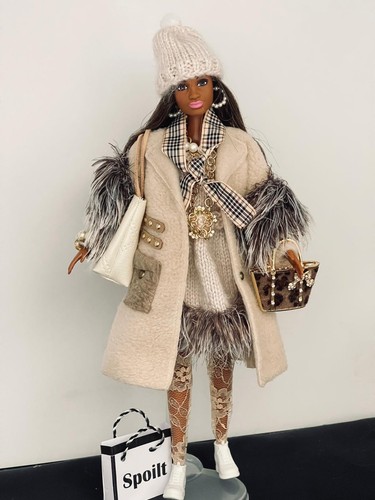 Barbie bambola con vestiti - , di
